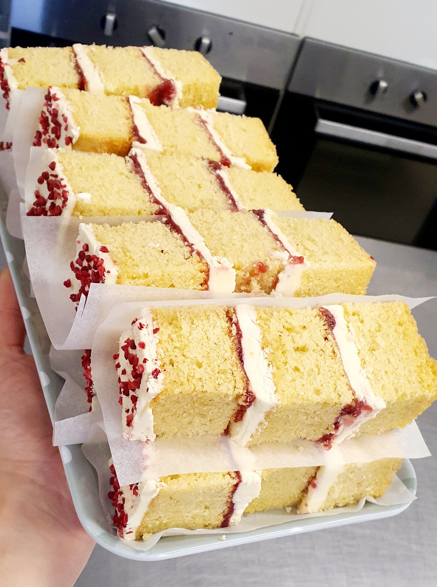 Vanilla & Jam Sponge - Xmas Week Pre Order Only