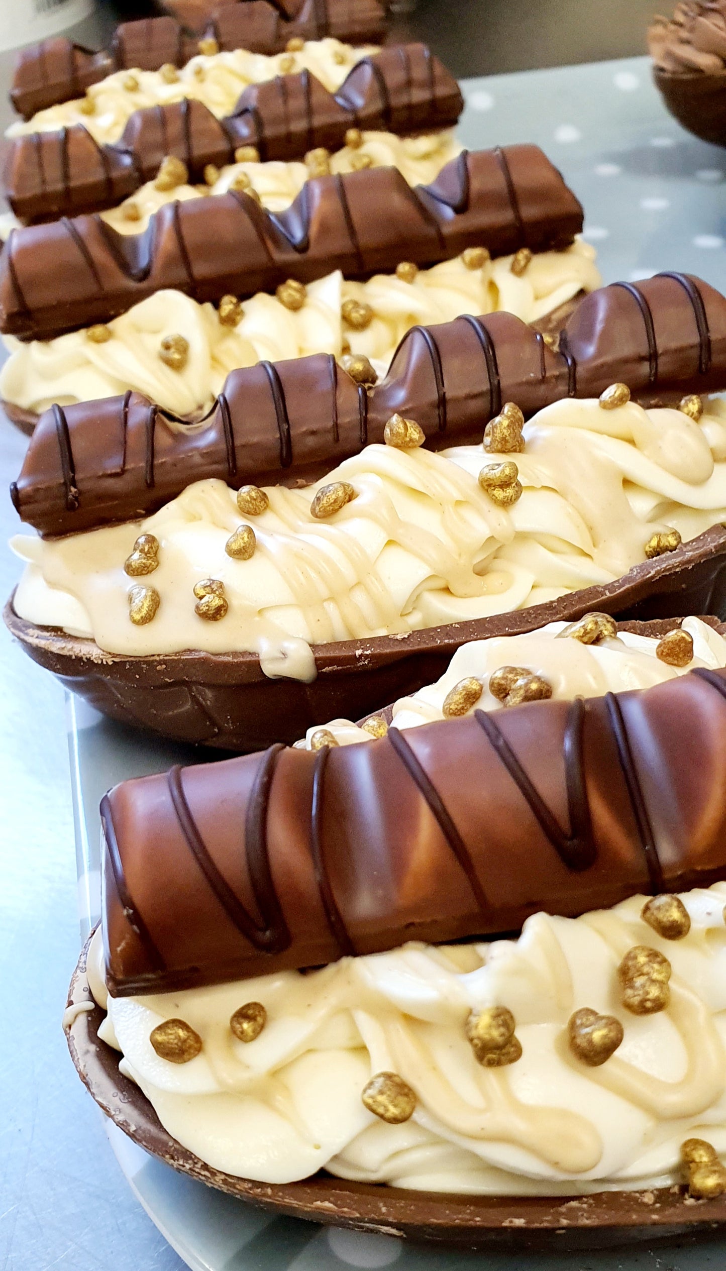 Half Egg Cheesecake - Kinder Bueno - Easter Pre Order