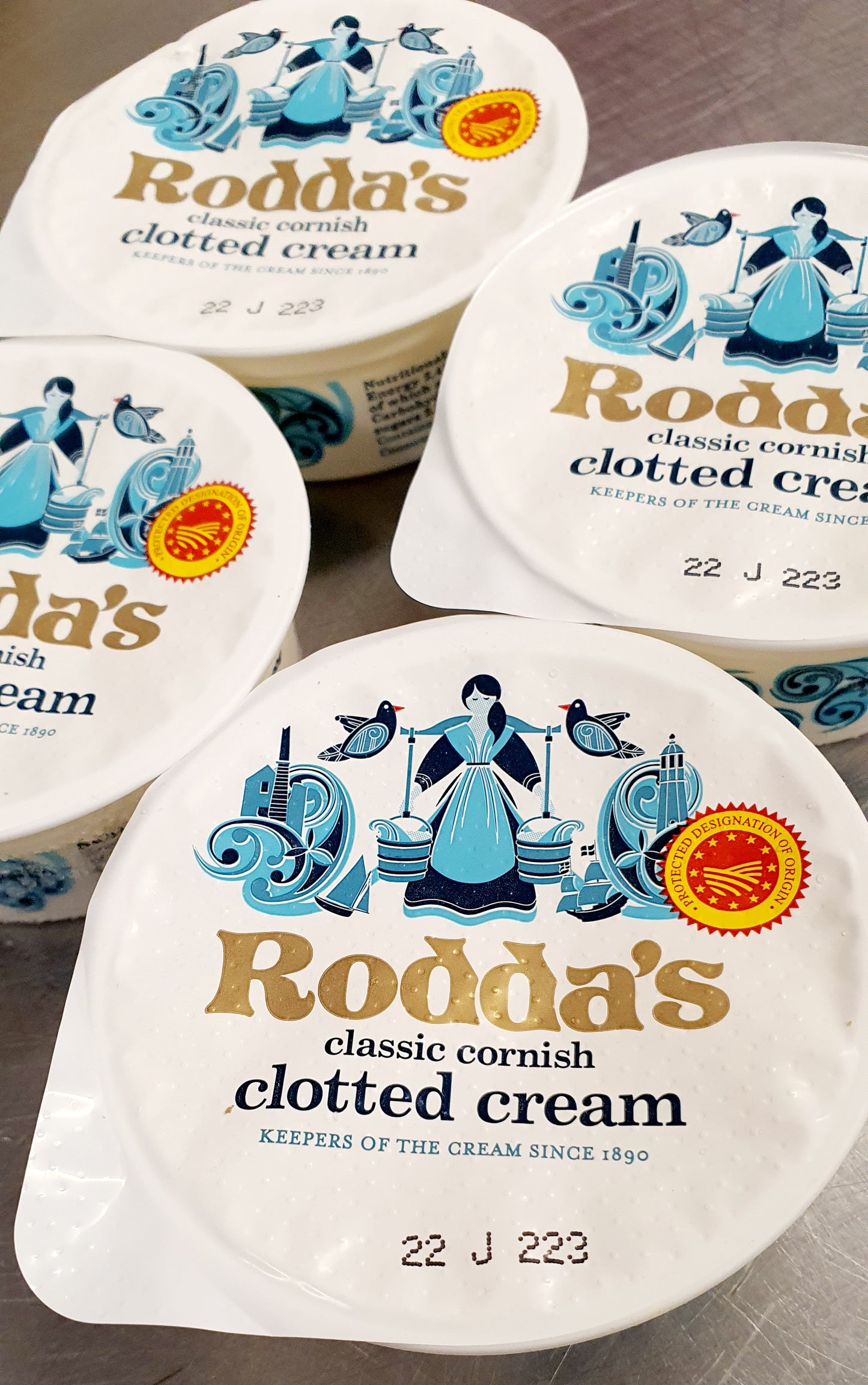 Roddas Clotted Cream Pot - Perfect with our warm brownies!