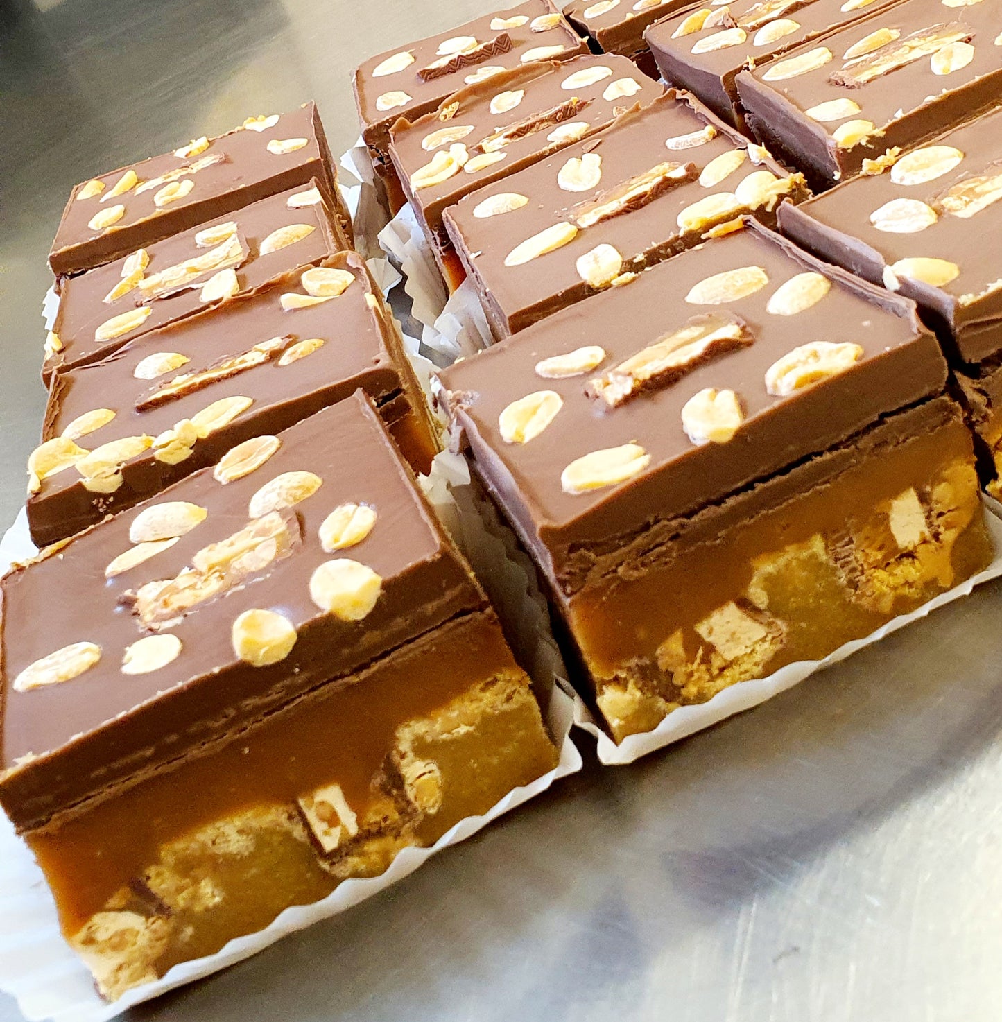 Peanut Butter & Caramel Snickers Millionaire Blondie – Evelyn's Bakery