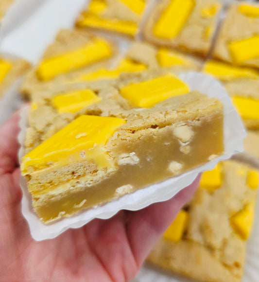 Gold bar Blondie
