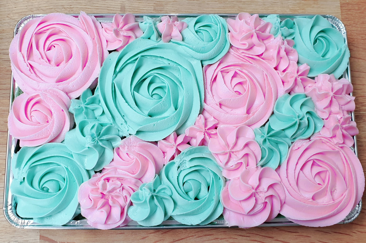 Celebration Traybakes - Large to feed 16